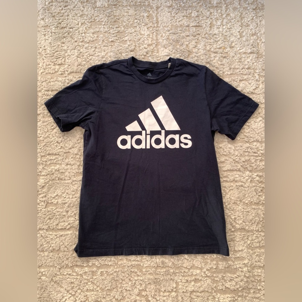 ADIDAS navy blue L tshirt